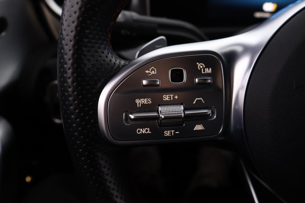 MERCEDES-BENZ A 2020