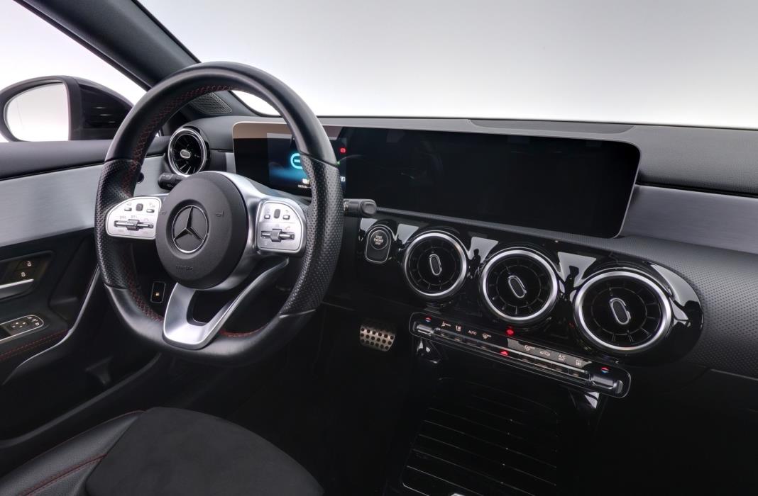 MERCEDES-BENZ A 2020