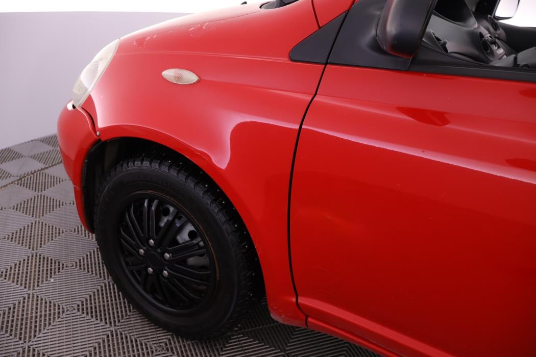 TOYOTA Yaris 2003