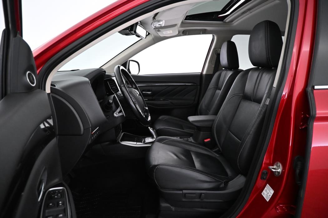 MITSUBISHI OUTLANDER PHEV 2017