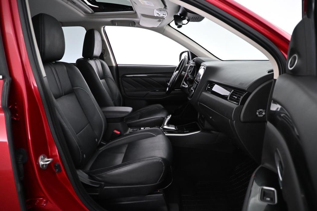 MITSUBISHI OUTLANDER PHEV 2017