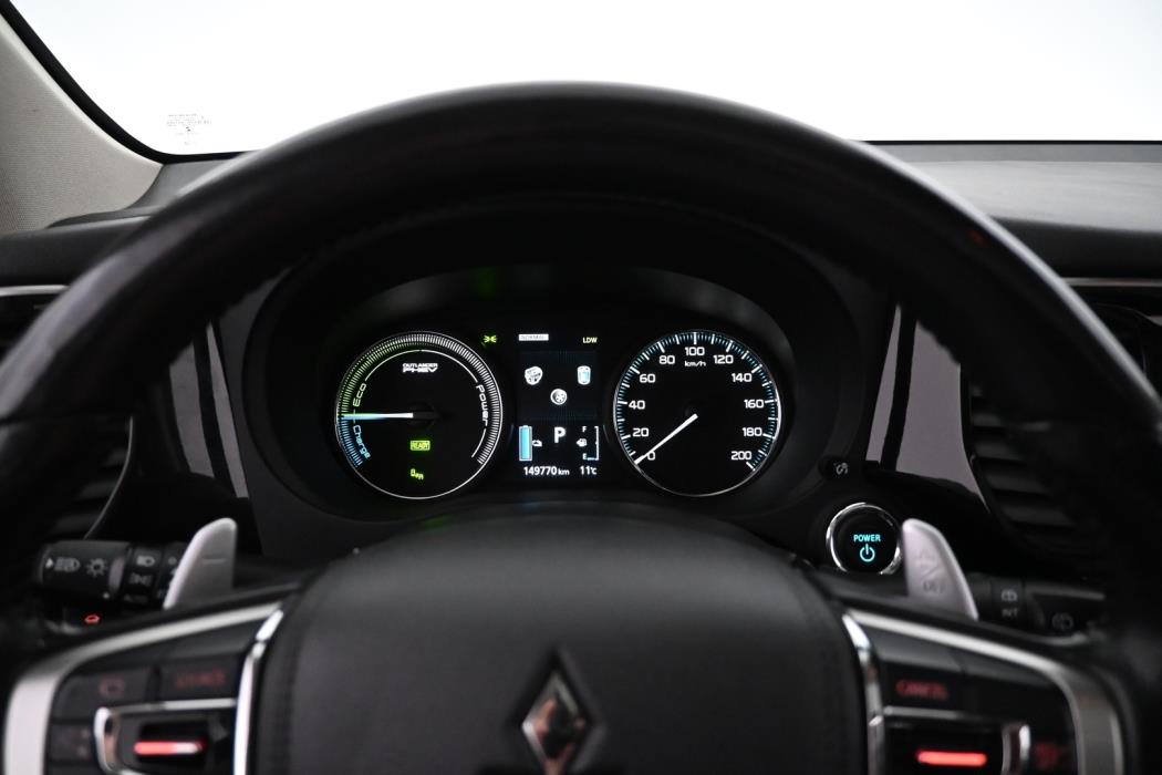 MITSUBISHI OUTLANDER PHEV 2017