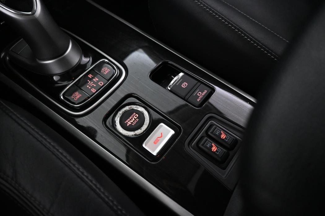 MITSUBISHI OUTLANDER PHEV 2017
