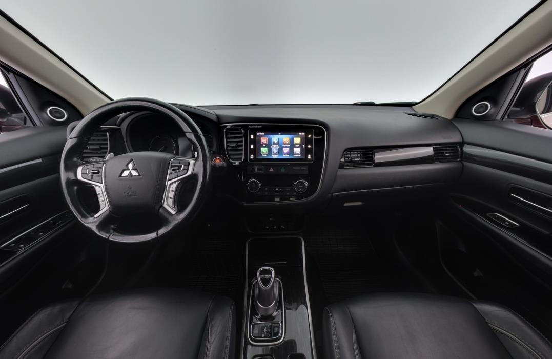 MITSUBISHI OUTLANDER PHEV 2017