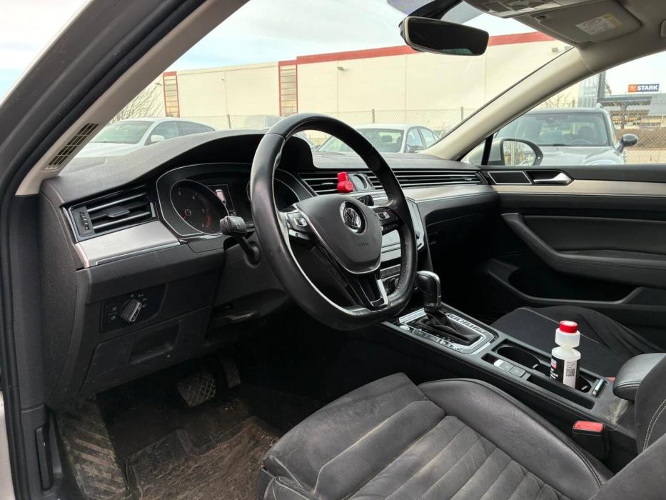 VOLKSWAGEN Passat 2016