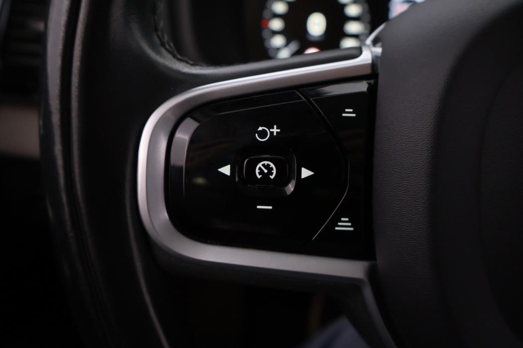 VOLVO XC90 2020