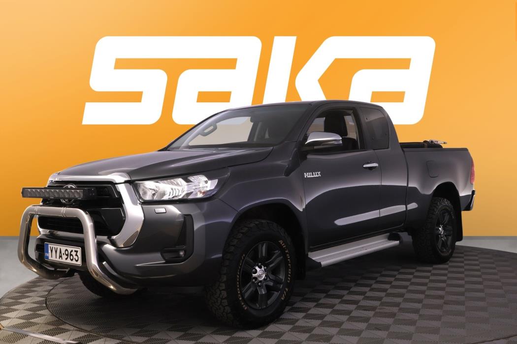 TOYOTA Hilux 2024