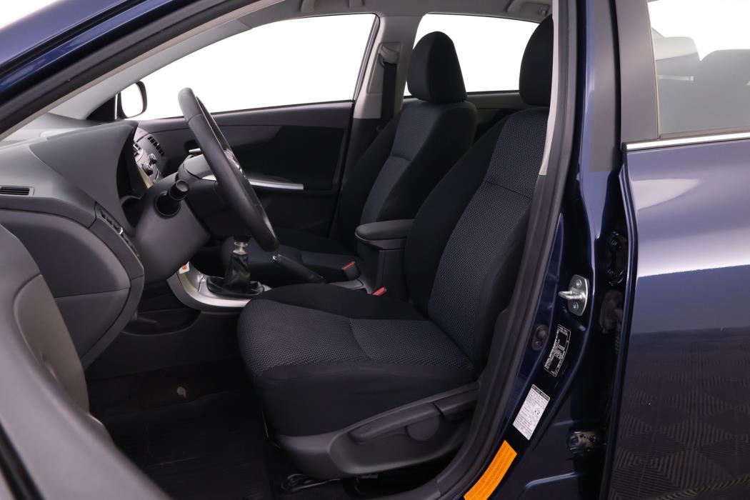 TOYOTA Corolla 2011