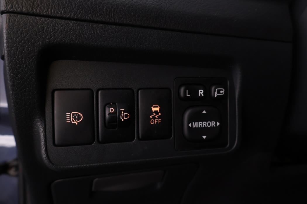 TOYOTA Corolla 2011