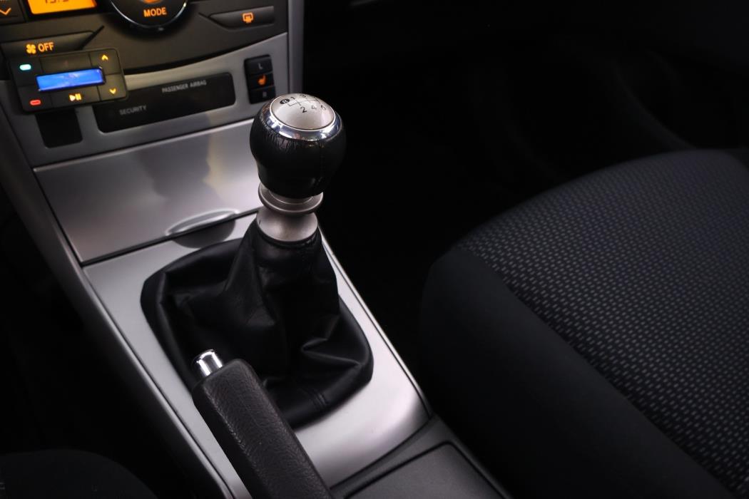 TOYOTA Corolla 2011