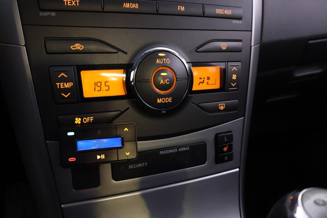 TOYOTA Corolla 2011