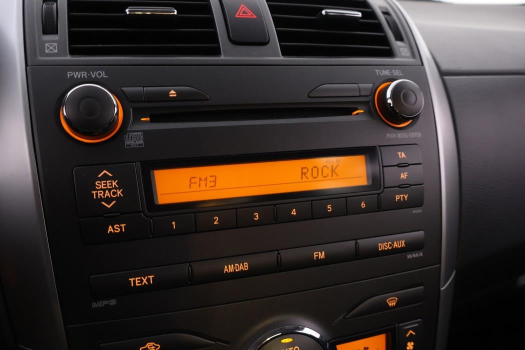 TOYOTA Corolla 2011
