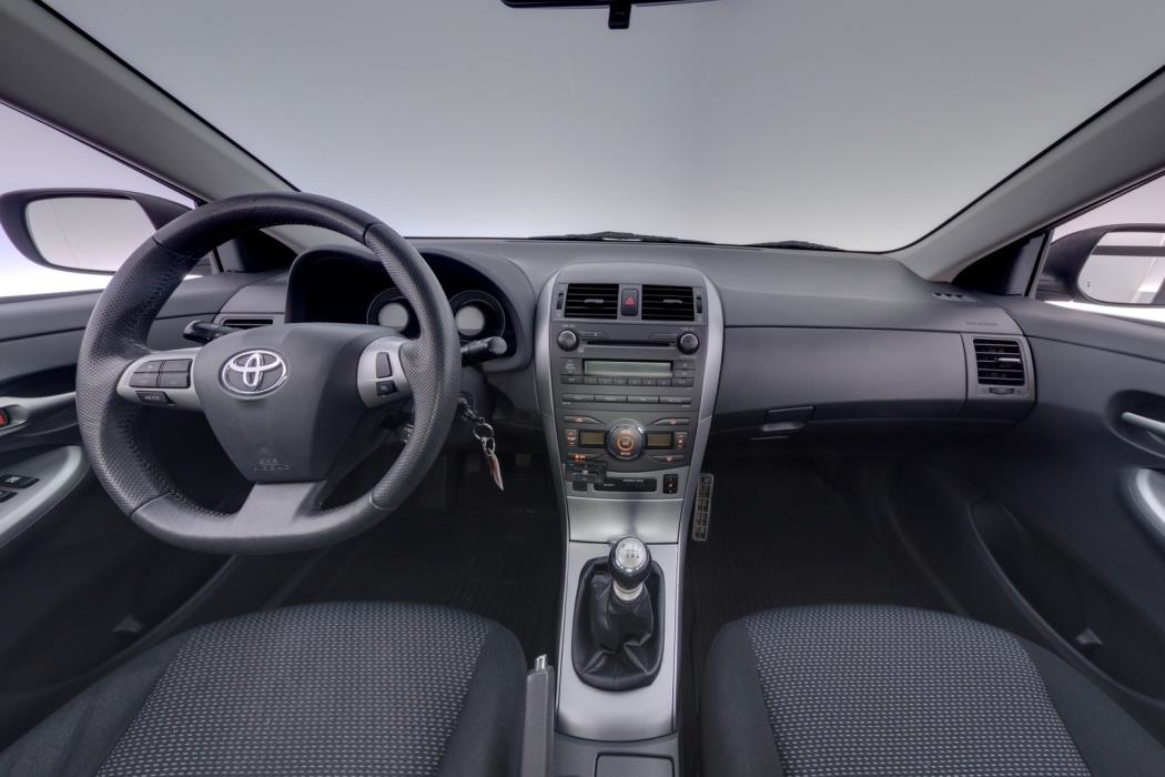 TOYOTA Corolla 2011