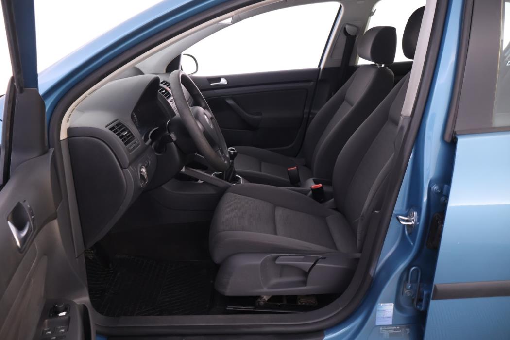 VOLKSWAGEN Golf 2005