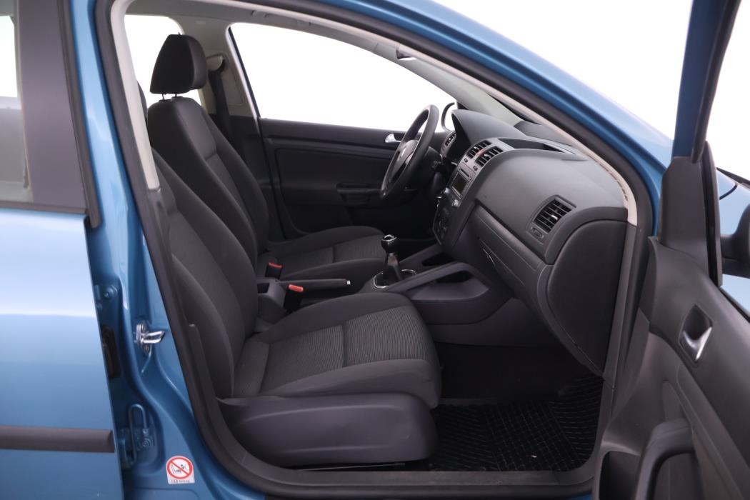 VOLKSWAGEN Golf 2005