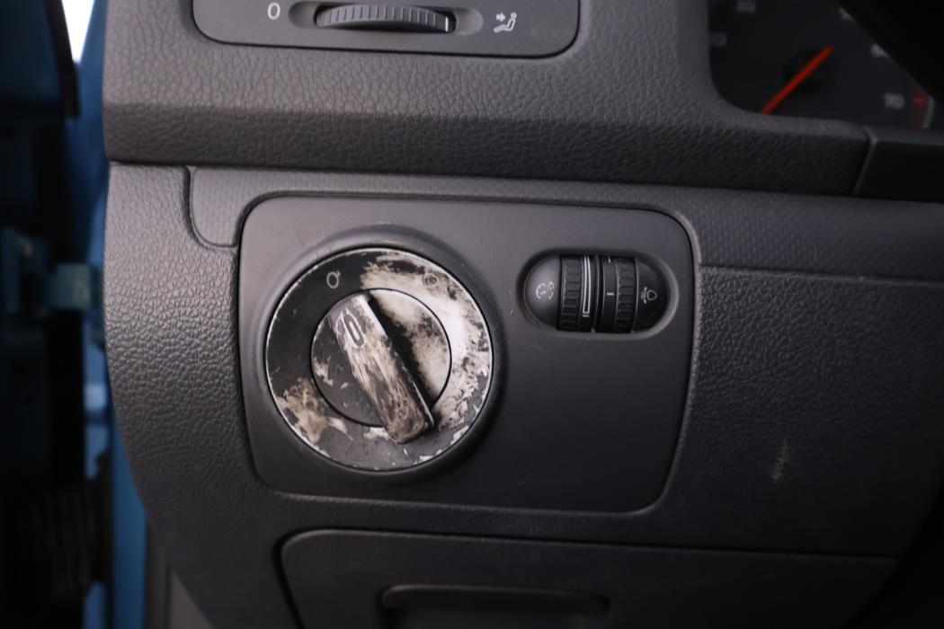 VOLKSWAGEN Golf 2005