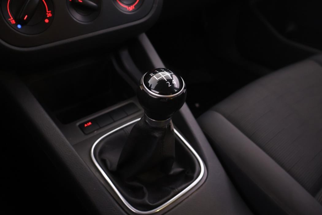 VOLKSWAGEN Golf 2005