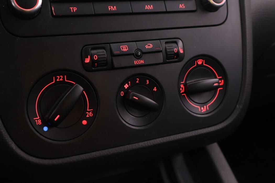 VOLKSWAGEN Golf 2005