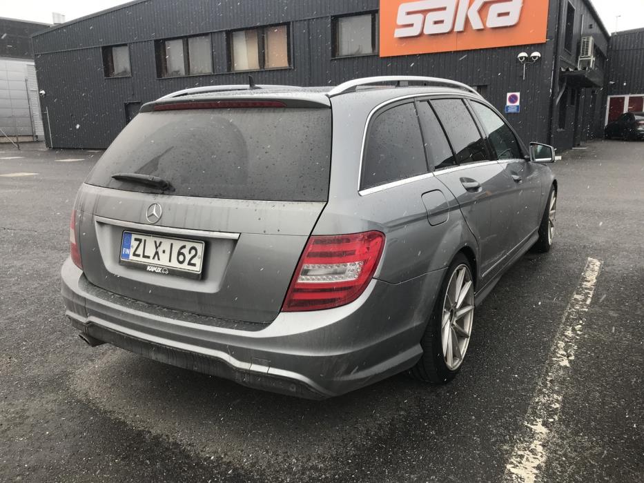 MERCEDES-BENZ C 2011