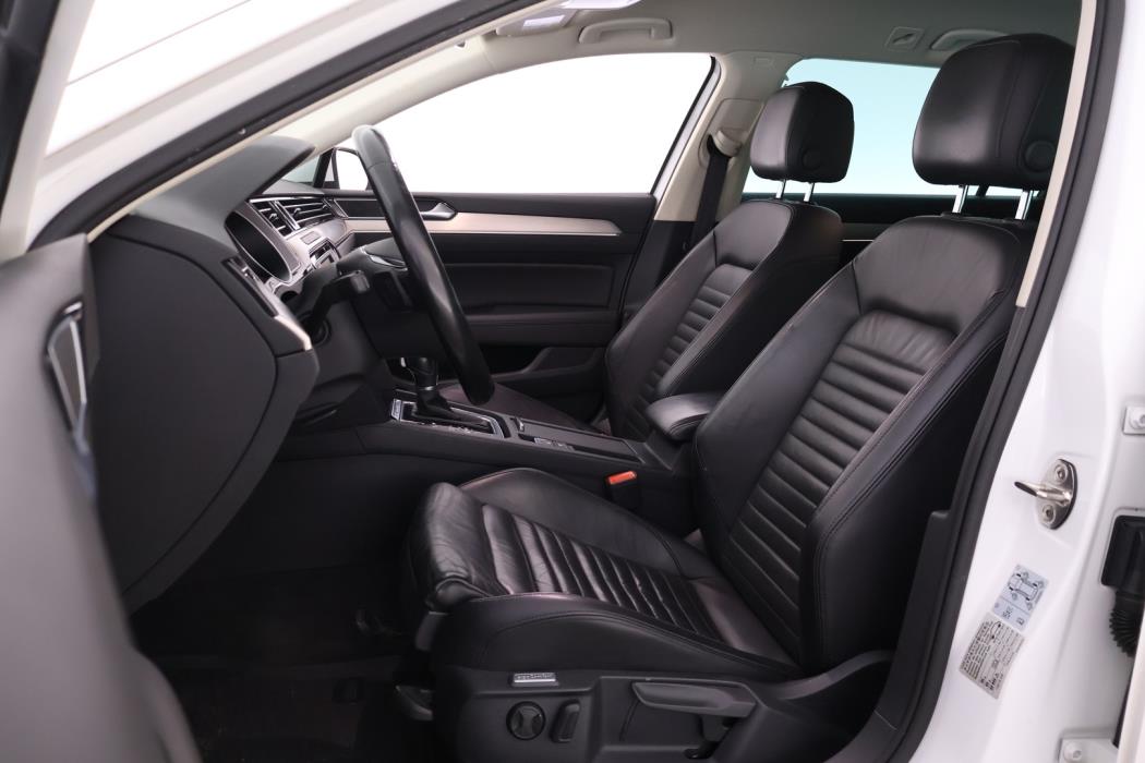 VOLKSWAGEN Passat 2016