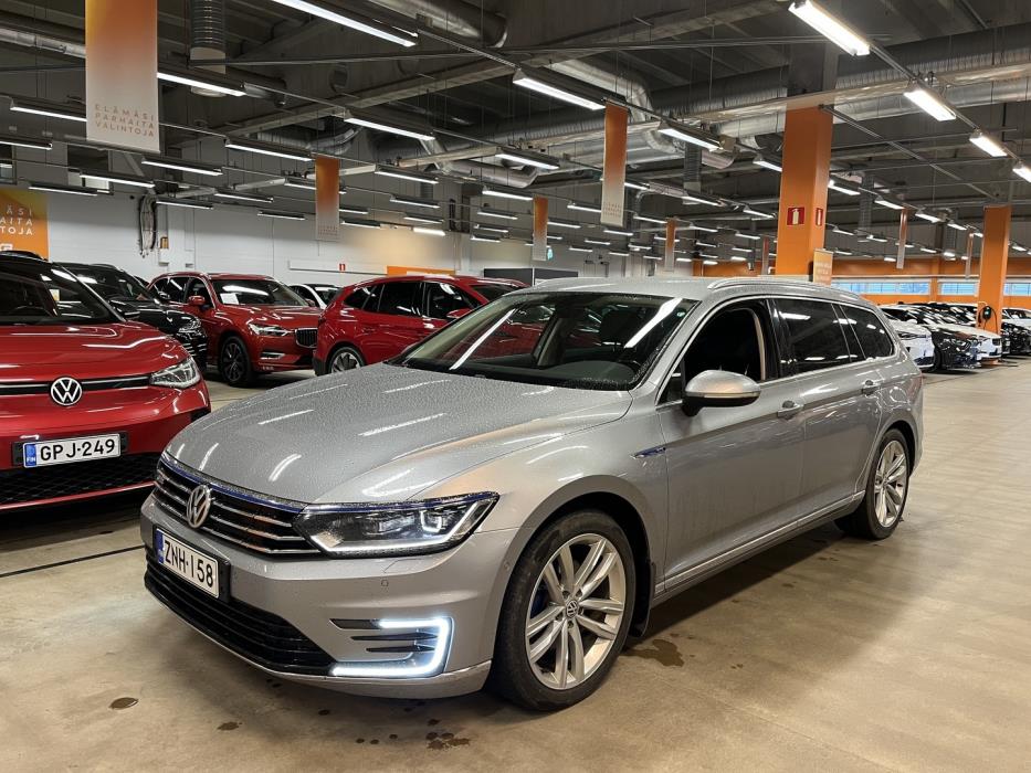 VOLKSWAGEN Passat 2018