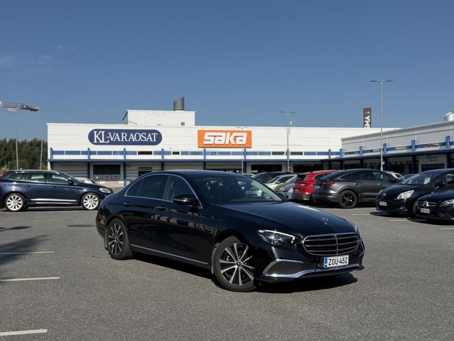 MERCEDES-BENZ E 2023
