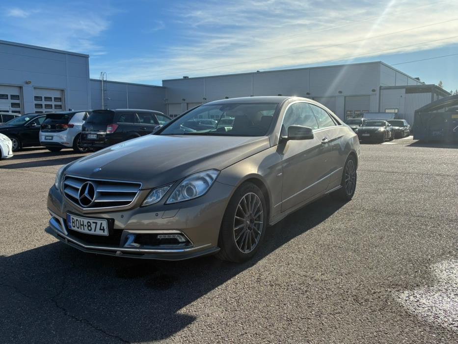 MERCEDES-BENZ E 2010