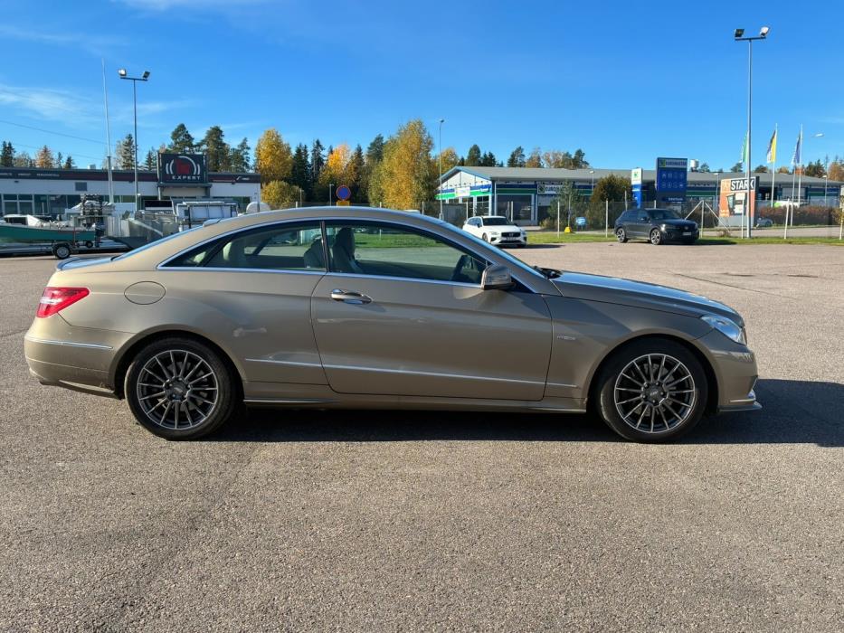 MERCEDES-BENZ E 2010