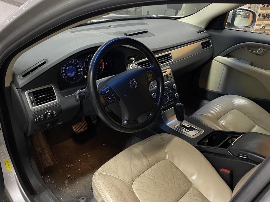 VOLVO V70 2008