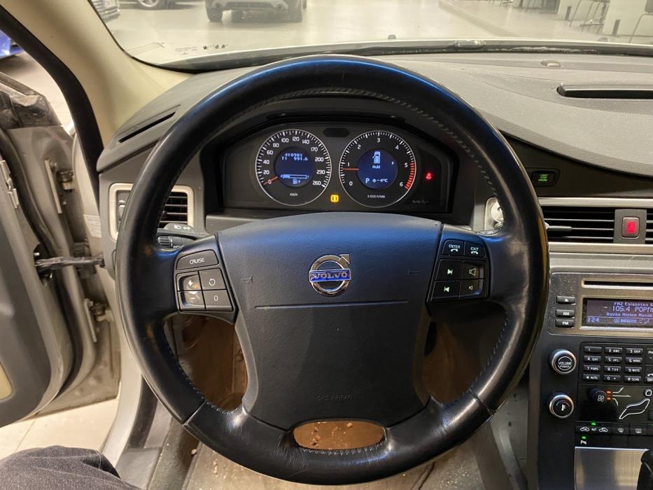 VOLVO V70 2008