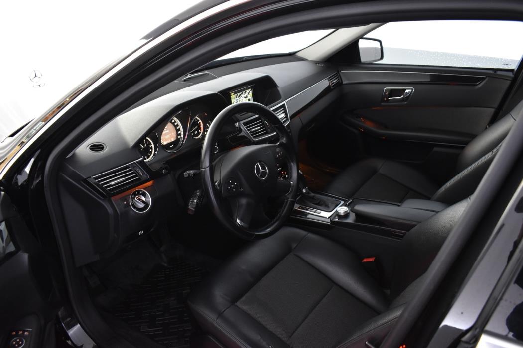 MERCEDES-BENZ E 2011