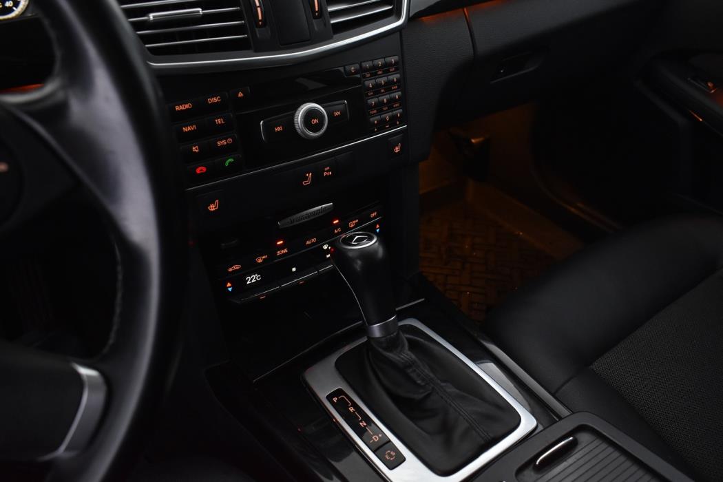 MERCEDES-BENZ E 2011