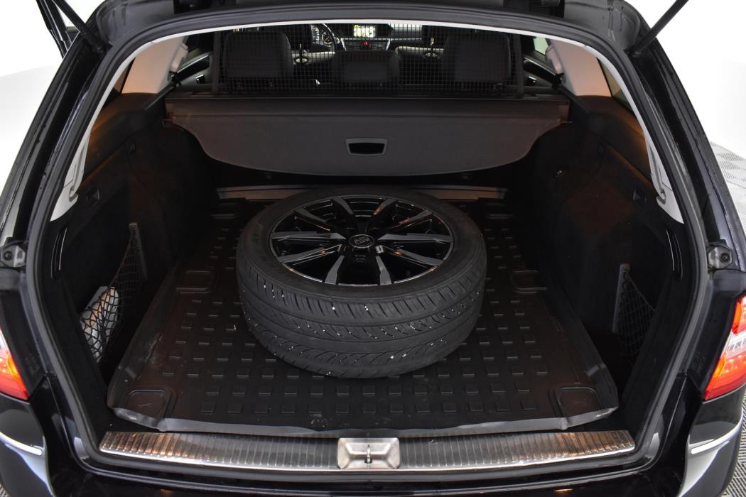 MERCEDES-BENZ E 2011