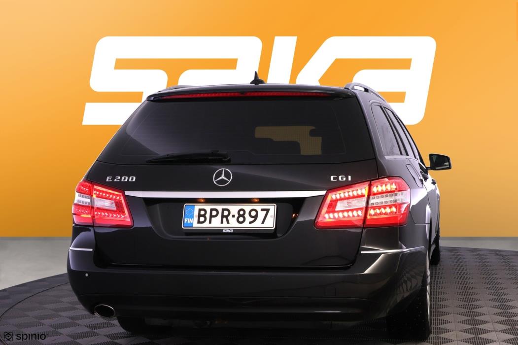 MERCEDES-BENZ E 2011