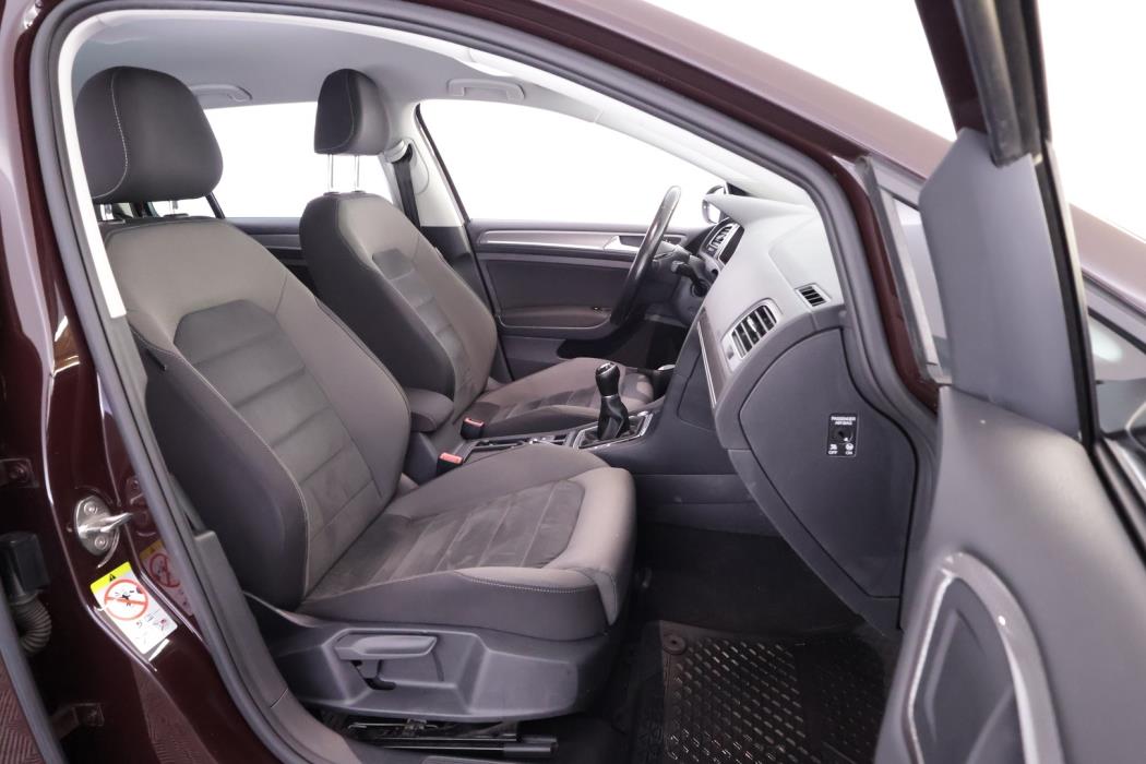 VOLKSWAGEN Golf 2017