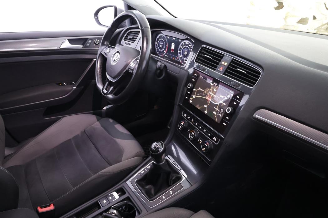 VOLKSWAGEN Golf 2017