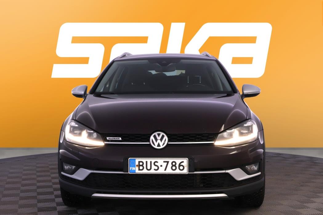 VOLKSWAGEN Golf 2017