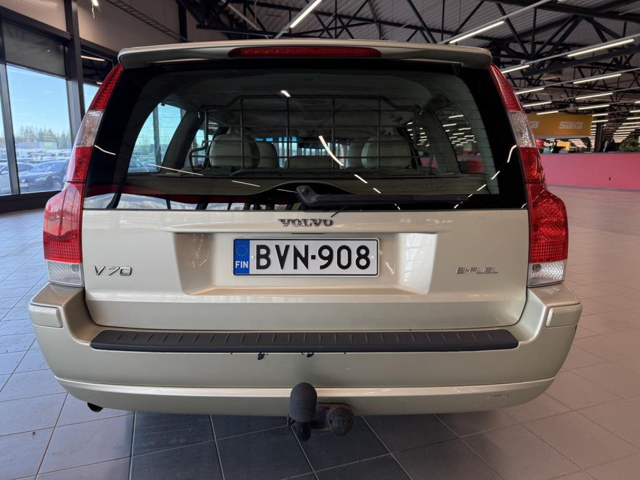 VOLVO V70 2005