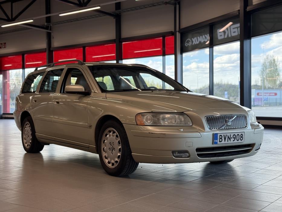 VOLVO V70 2005