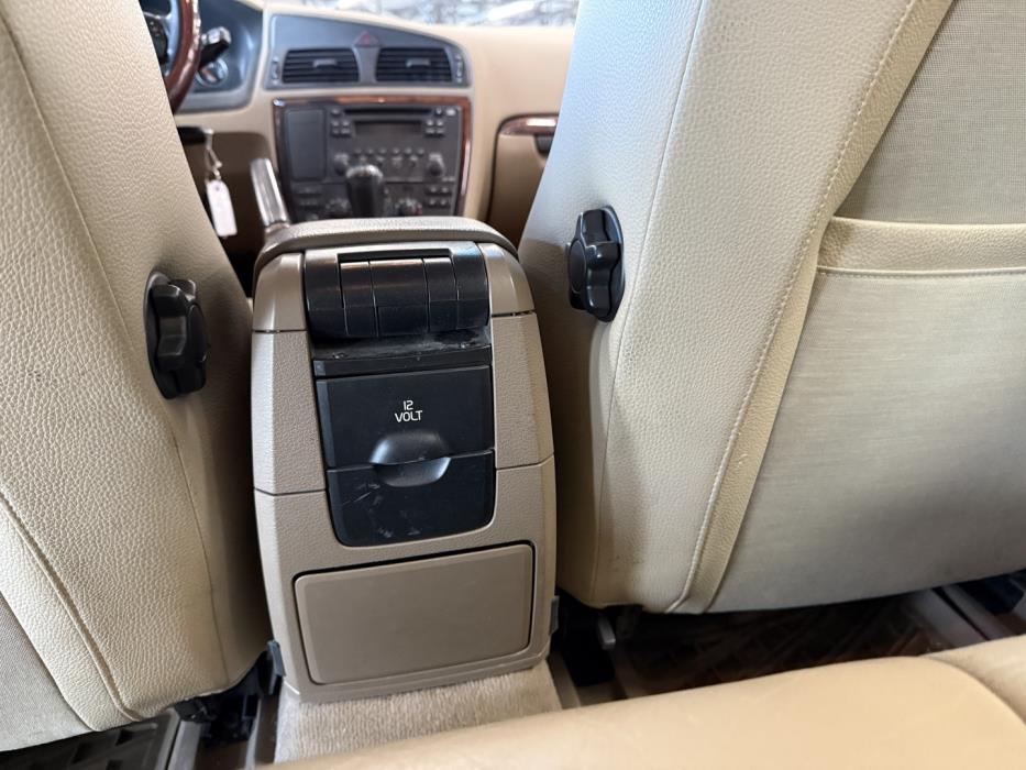 VOLVO V70 2005
