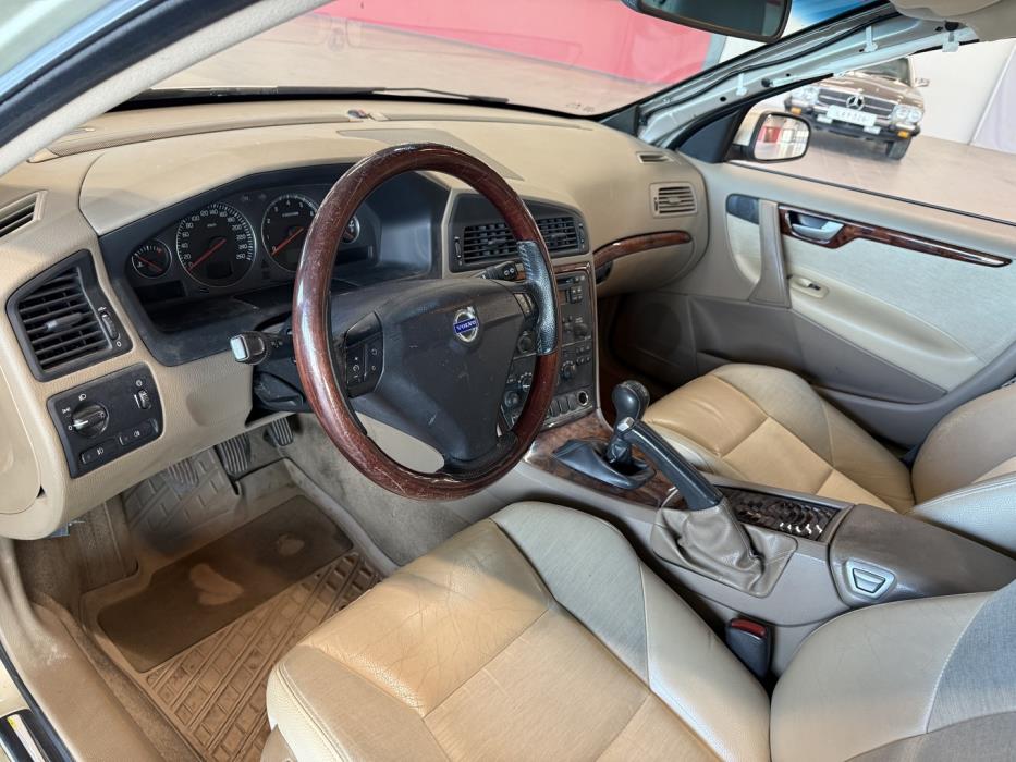 VOLVO V70 2005