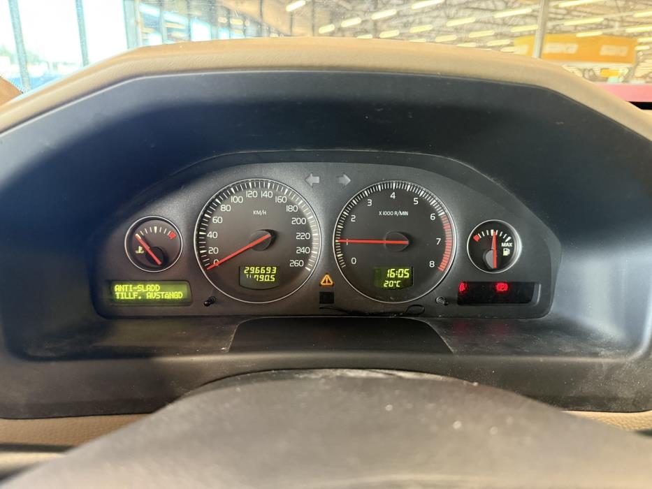 VOLVO V70 2005