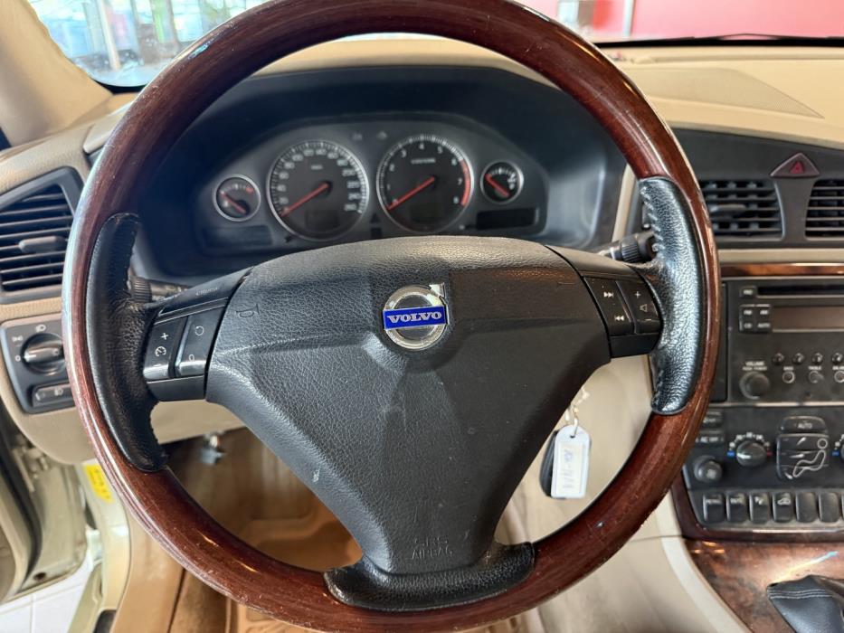 VOLVO V70 2005