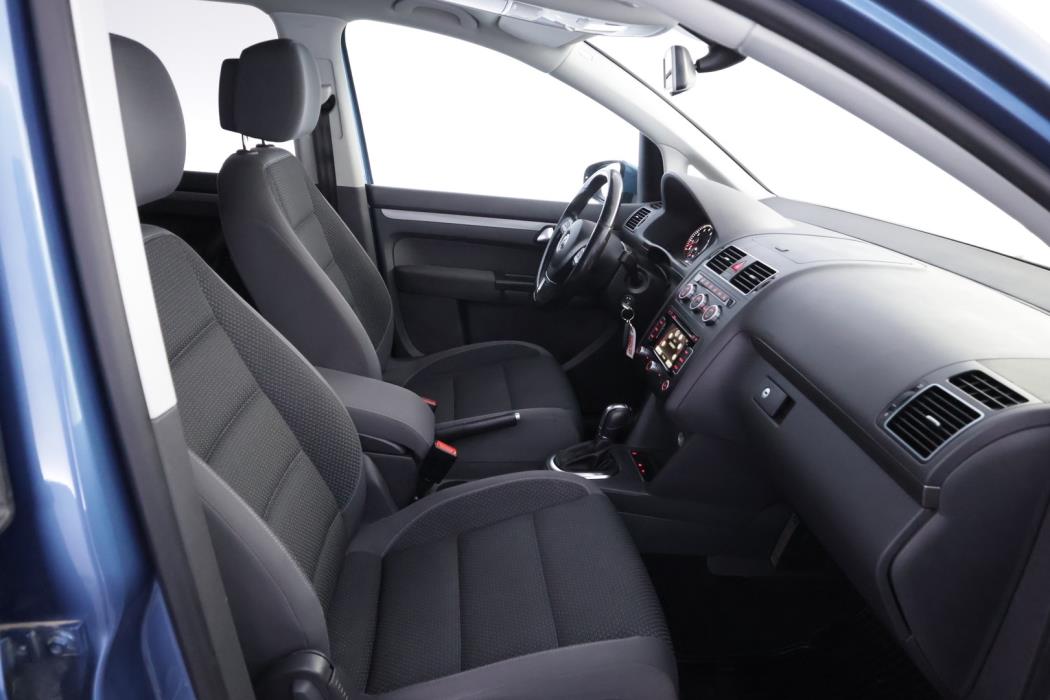 VOLKSWAGEN Touran 2014
