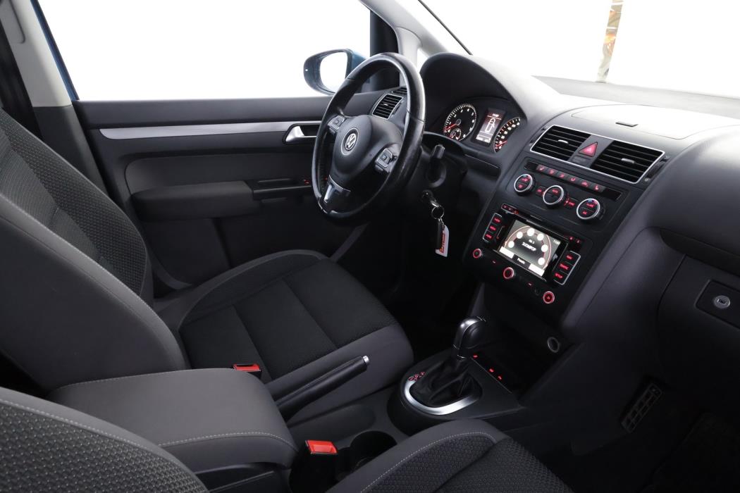 VOLKSWAGEN Touran 2014