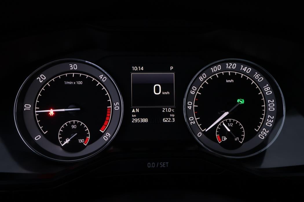 SKODA Superb 2016
