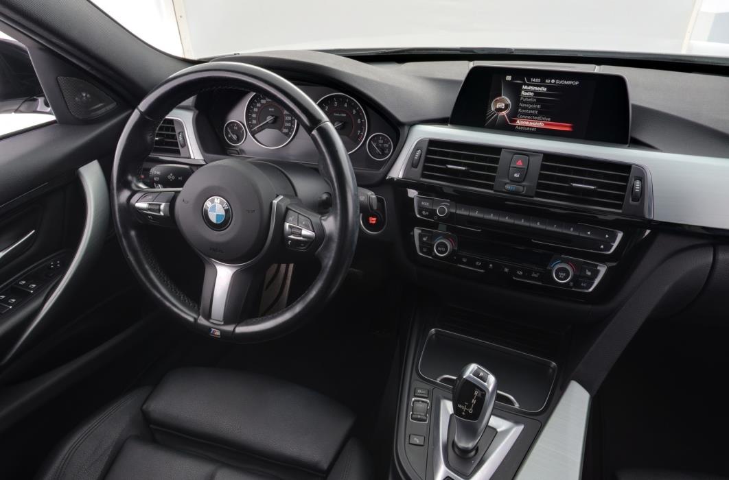 BMW 330 2016