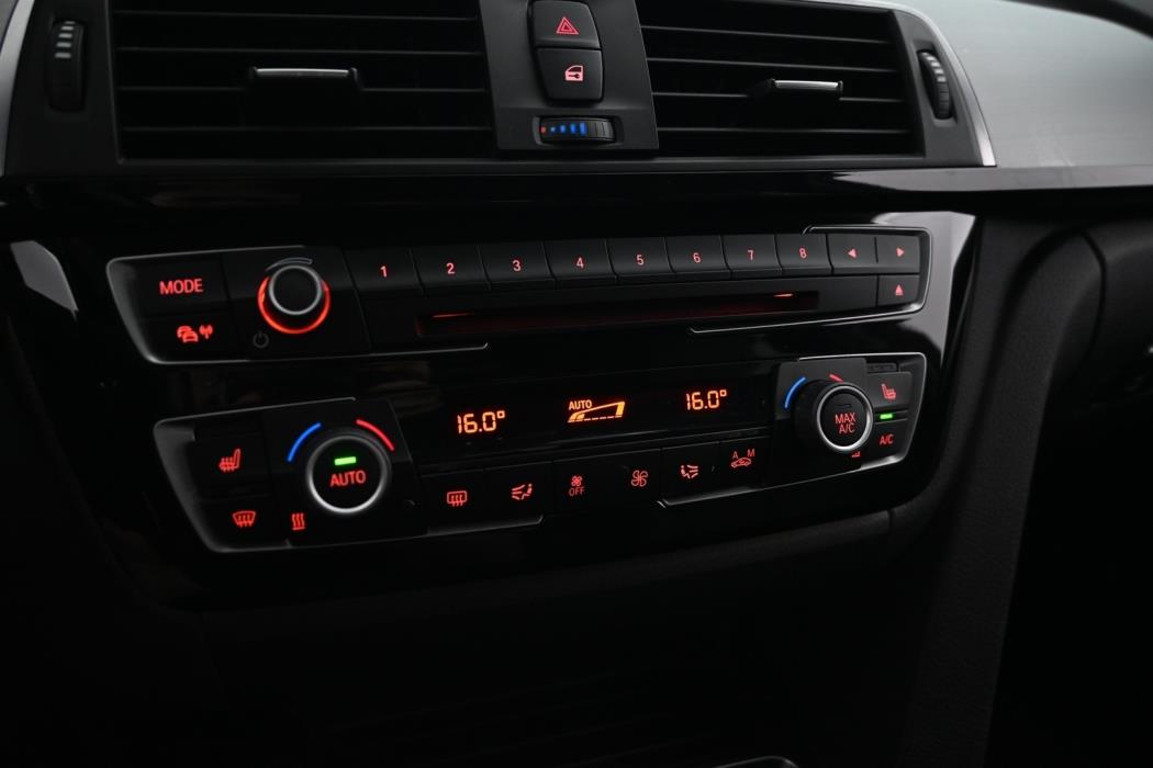 BMW 330 2016