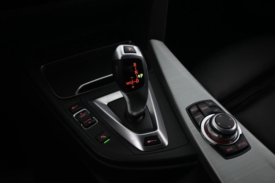 BMW 330 2016