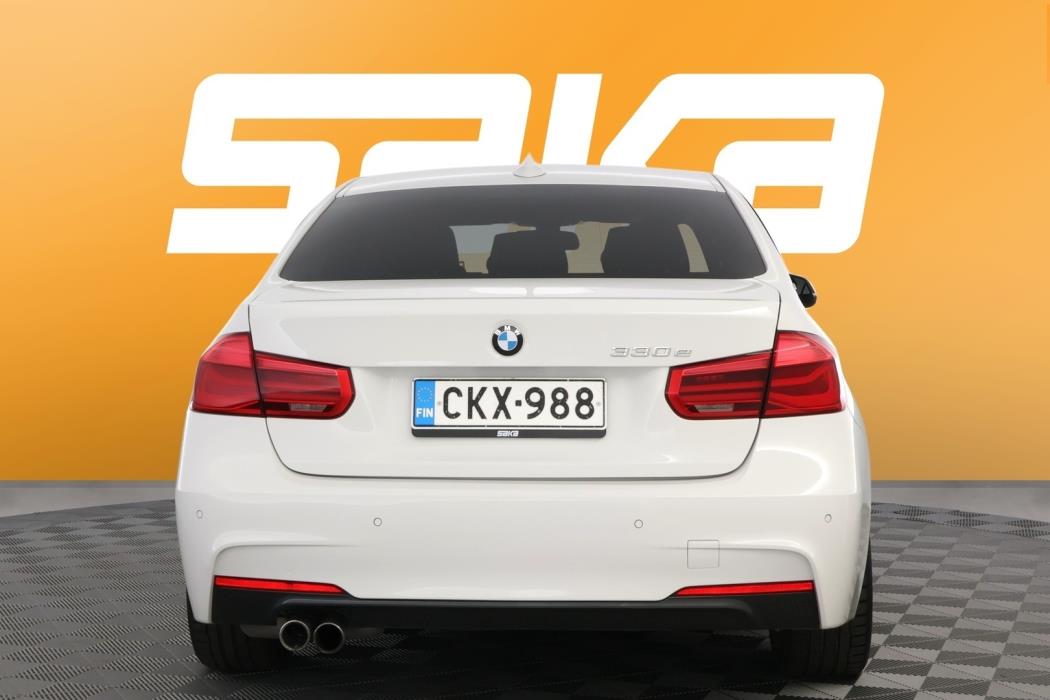 BMW 330 2016